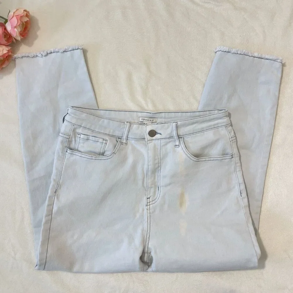 F21 Light Wash Boyfriend Jeans